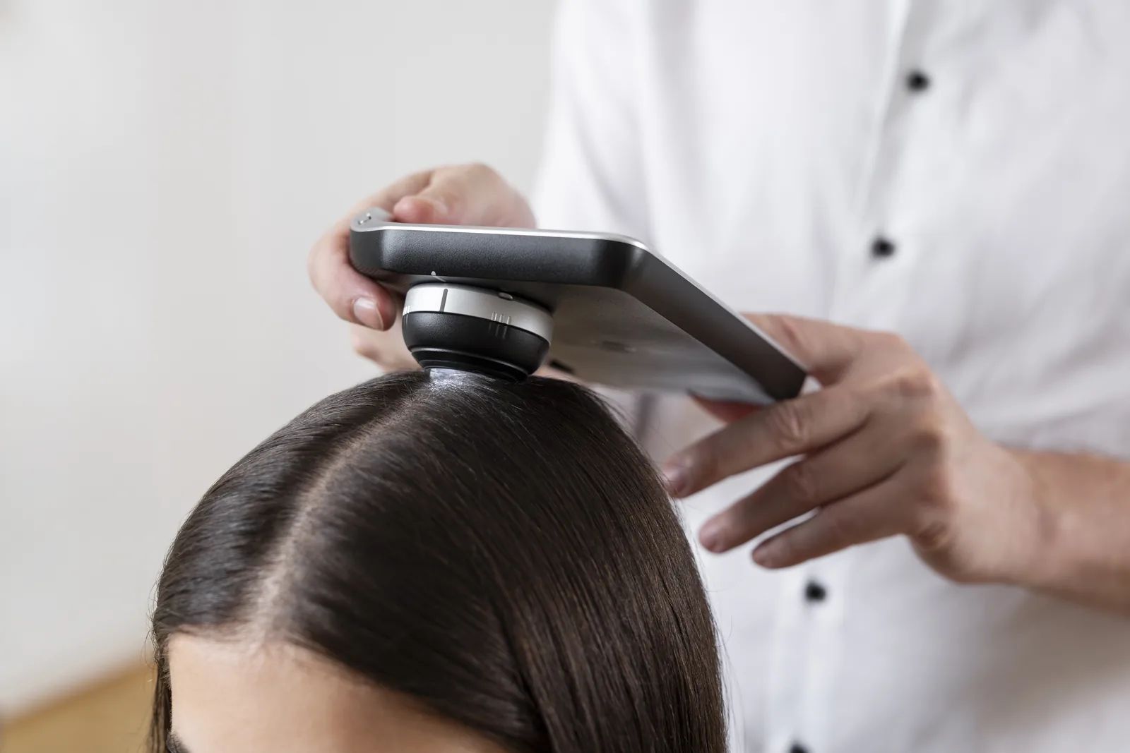 DermLite Skeen – dermatoscop cu analiză AI pentru piele și păr product image 2